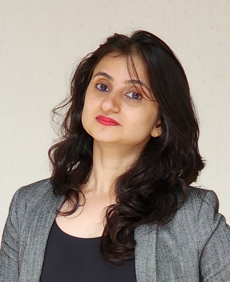 Pari, founder of FitwithPari